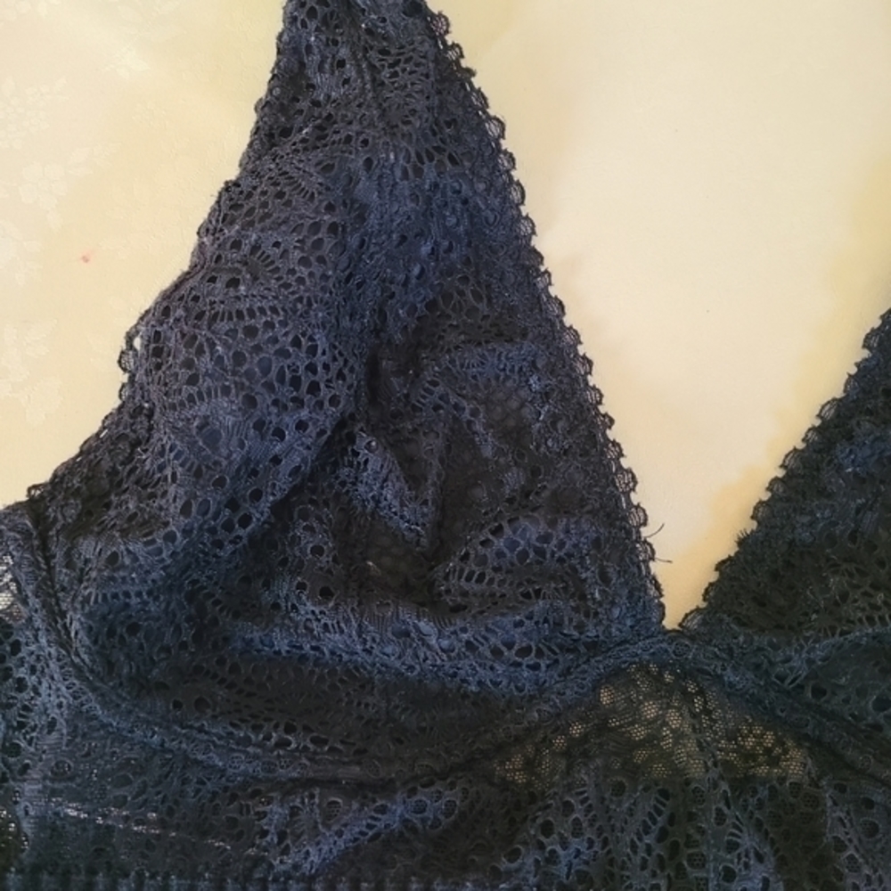Victoria's Secret Bundle Of Two Coral And‎ Black Bralette - Picture 4 of 9